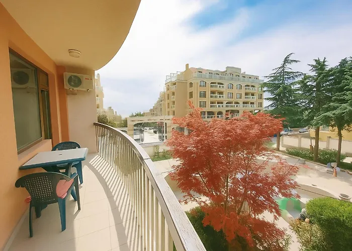 Rosa Rogosa Golden Sands